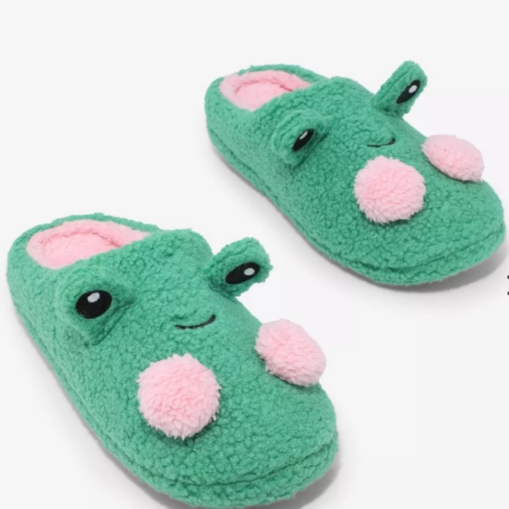 2/$20 Frog sherpa plush Slippers